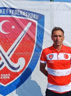 DENİZLİLİ HOKEY ANTRENÖRÜ MUHLİS DEMİREL’E MİLLİ GÖREV