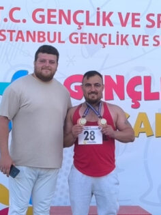 PAÜ PERSONELİNDEN İKİ MADALYA DAHA