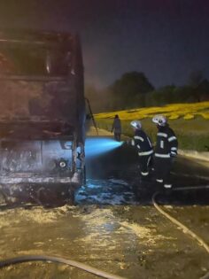 YOLCU OTOBÜSÜ YANDI