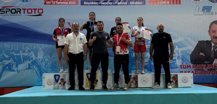 KİCK BOKS’TA DENİZLİLİ SPORCULAR FIRTINA GİBİ ESTİ