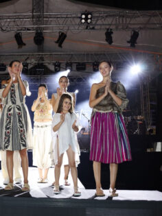 BULDAN’DA DEFİLE BÜYÜK BEĞENİ TOPLADI