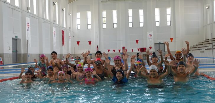 BÜYÜKŞEHİR’DEN YÜZME SEFERBERLİĞİ