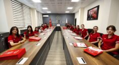 ŞAMPİYON HOKEYCİLERDEN MADALYA SÖZÜ