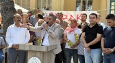 ÇAL’DA ÜZÜM ÜRETİCİLERİ ALIM FİYATLARINA İSYAN ETTİ