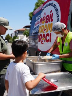 MOBİL İKRAM ARAÇLARI VATANDAŞIN YANINDA