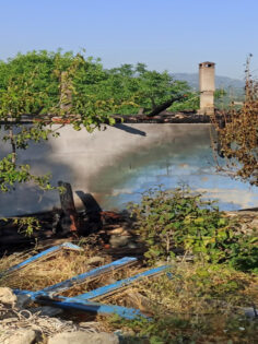 ÇAMELİ’DE EV YANGININDAN SON ANDA KURTULDULAR