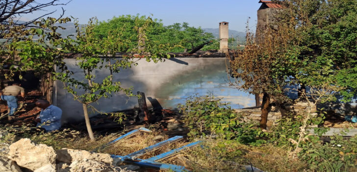 ÇAMELİ’DE EV YANGININDAN SON ANDA KURTULDULAR