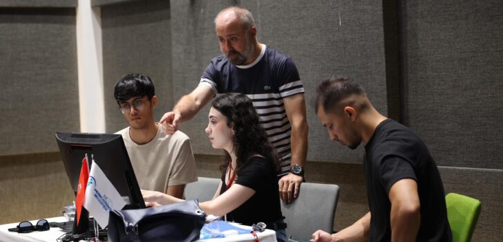 ÜNİVERSİTE ADAYLARINA DESTEK