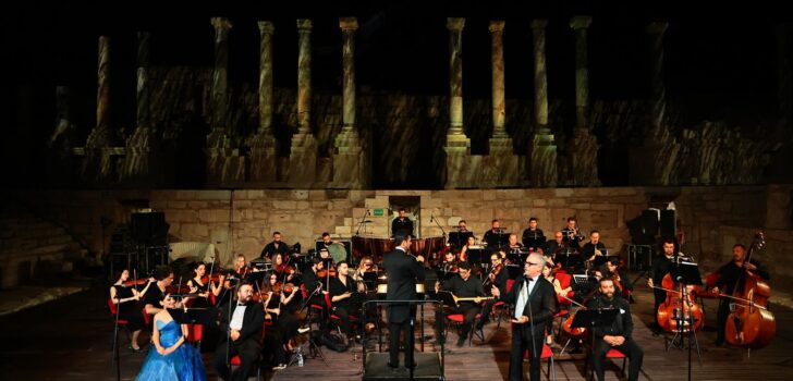 NEŞET ERTAŞ TÜRKÜLERİ LAODİKYA’DA HAYAT BULDU