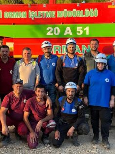 PAÜ ARAMA KURTARMA EKİBİ HONAZ DAĞI YANGININA DESTEK VERDİ
