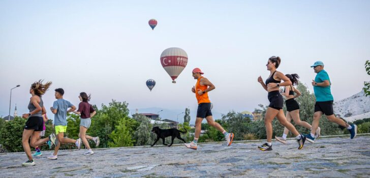 PAMUKKALE’DE TARİHİ MARATON HEYECANI