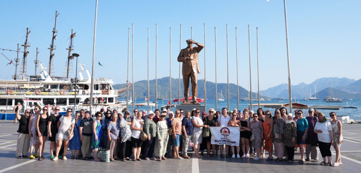 YÜZME ÖĞRENEN KADINLAR MARMARİS’TE DENİZLE BULUŞTU