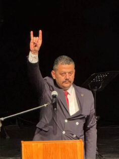 SOLAK: BEDELLİ GENEL BAŞKAN HADDİNİ FAZLASIYLA AŞTI