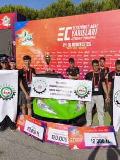 ELEKTRİKLİ ARAÇ YARIŞLARI’NDA 3 KATEGORİDE DERECE