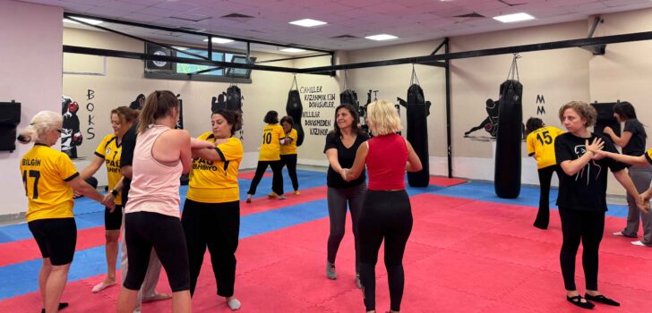 KADIN AKADEMİSYENLERE TEMEL ÖZ SAVUNMA EĞİTİMİ VERİLDİ