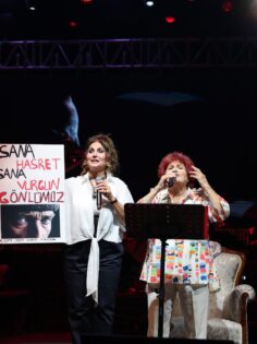 ÇAL’DA SELDA BAĞCAN BÜYÜLEDİ