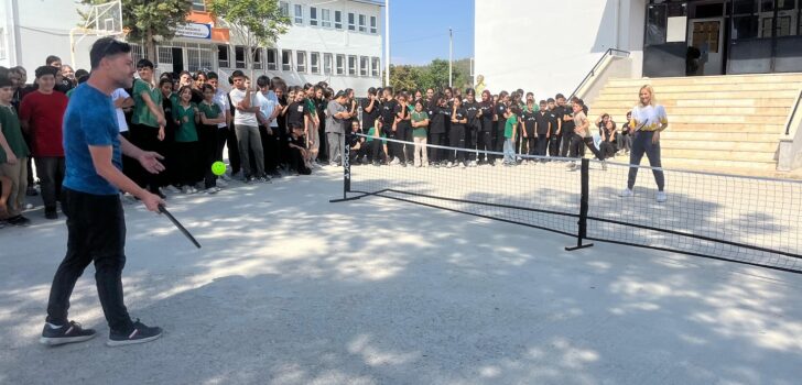 ÇAL’DA PİCKLEBALL TANITIM ETKİNLİĞİ YAPILDI