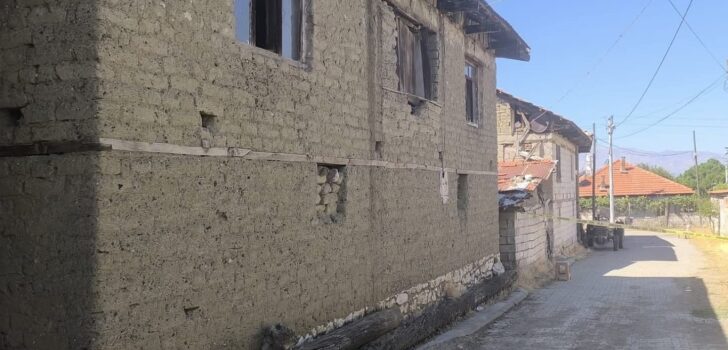 YAŞLI KADINI TORUNU ÖLDÜRMÜŞ