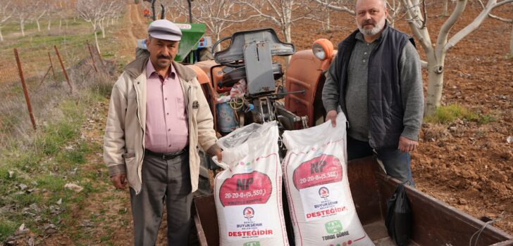 ÇİFTÇİYE GÜBRE DESTEĞİ