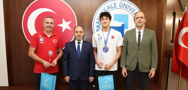 MİLLİ YÜZÜCÜDEN PAÜ’YE ZİYARET