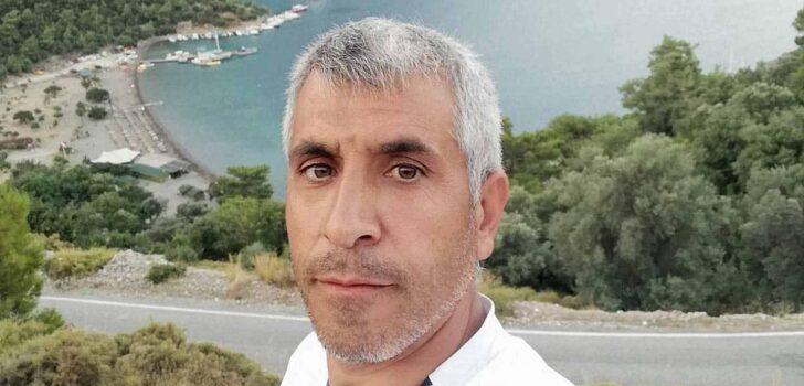 TARLASINI DOMUZLARDAN KORUMAK İSTERKEN HAYATINI KAYBETTİ