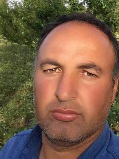 AĞACA ÇARPAN TRAKTÖR SÜRÜCÜSÜ ÖLDÜ