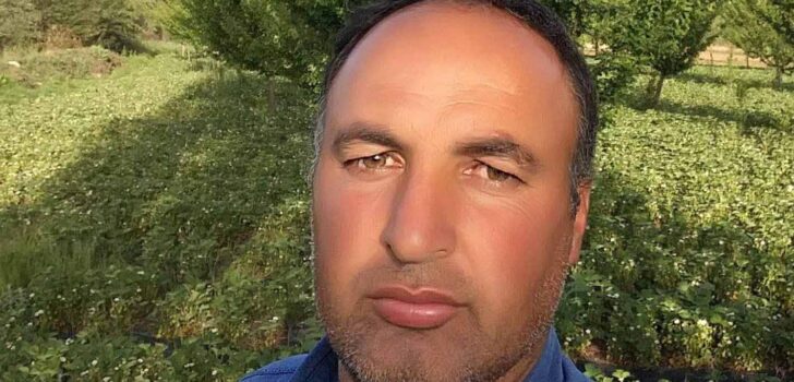 AĞACA ÇARPAN TRAKTÖR SÜRÜCÜSÜ ÖLDÜ