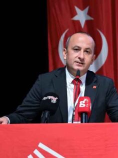 CHP PAMUKKALE İLÇE KONGRESİNDE COŞKUN GÜVEN TAZELEDİ