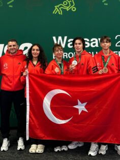 PAÜ’LÜ KİCKBOKS SPORCULARI POLONYA’DAN MADALYALARLA DÖNDÜ