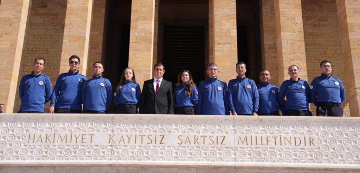 DENİZLİLİ İTFAİYECİLERDEN ANITKABİR’E ANLAMLI ZİYARET