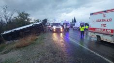 BULDAN’DA TUR OTOBÜSÜ ŞARAMPOLE YUVARLANDI: 2 ÖLÜ