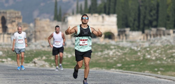 PAMUKKALE’DE TARİHİ MARATON HEYECANI
