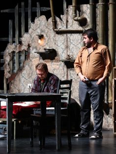 ŞEHİR TİYATROSU PERDELERİNİ AÇTI