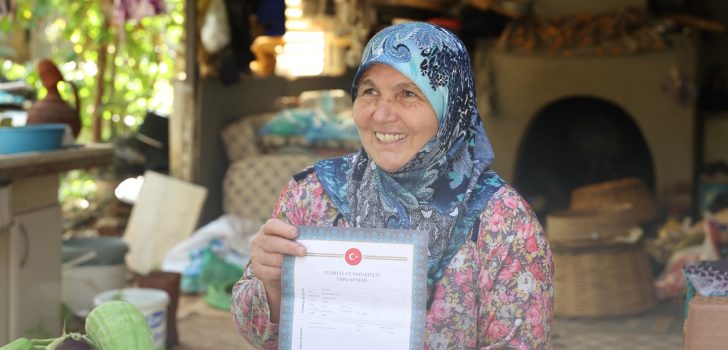 YEŞİLYAYLA MAHALLESİ’NDE YARIM ASIRLIK TAPU HASRETİ SONA ERDİ