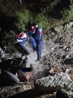 GÜZELPINAR’DA TRAKTÖR DEVRİLDİ: 2 ÖLÜ