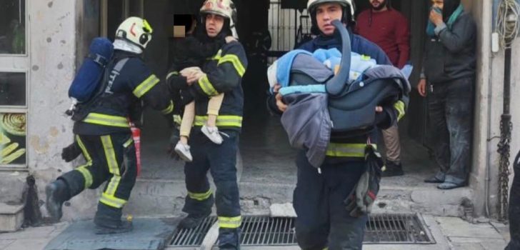 YANGINDA MAHSUR KALANLARI İTFAİYE KURTARDI