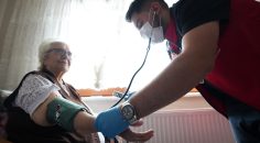 BÜYÜKŞEHİR’İN EVDE BAKIM VE SAĞLIK HİZMETLERİ 10 AYDA 112 BİNİ AŞTI