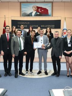 GENÇLER DENİZLİ’NİN GELECEĞİNİ TARTIŞTI