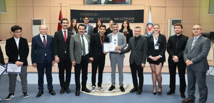 GENÇLER DENİZLİ’NİN GELECEĞİNİ TARTIŞTI