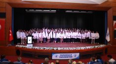 DİŞ HEKİMLERİ BEYAZ ÖNLÜKLERİNİ GİYDİLER