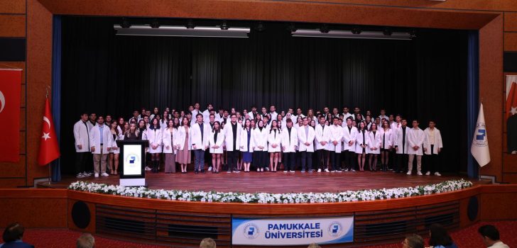 DİŞ HEKİMLERİ BEYAZ ÖNLÜKLERİNİ GİYDİLER