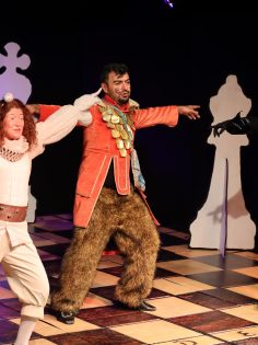 ÇOCUKLAR İÇİN HEM BİLGİLENDİRİCİ HEM EĞLENCELİ OYUN OYNANACAK