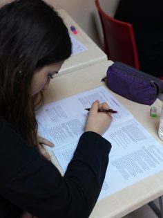 YKS’YE HAZIRLANAN GENÇLERE DENEME KULÜBÜ DESTEĞİ