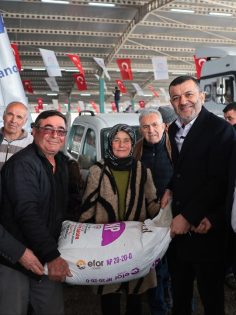 ÜRETİCİYE 2 MİLYON KİLOLUK GÜBRE DESTEĞİ