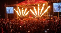 BİNLERCE DENİZLİLİ CUMHURİYET İÇİN YÜRÜDÜ