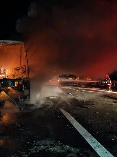 OTOBÜS KAZASI: 8 ÖLÜ, 33 YARALI