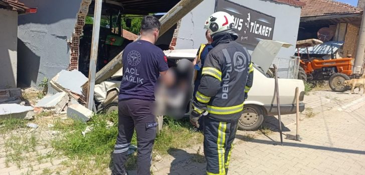 YAŞLI ÇİFT KAZADA HAYATINI KAYBETTİ
