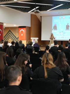 “SINAV VE ÖTESİ” PROGRAMI GENÇLERE REHBER OLDU